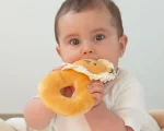 jucarie plus zornaitoare lion bebelusi vedere laterala